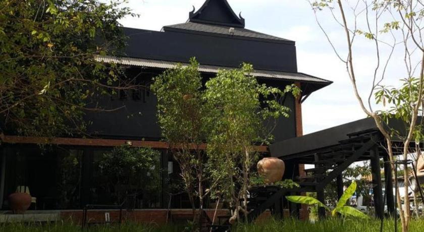 Silp-Pa Phra Nakhon Si Ayutthaya Hotel Exterior foto